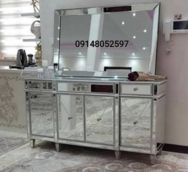 آینه و کنسول مدرن